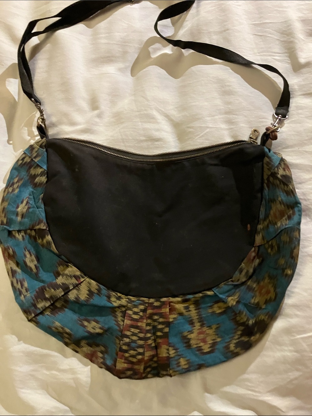 Vanya cross body hobo bag with 26” adjustable drop  Guatemalan fabric - Picture 5 of 11